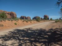 Monument Valley Landscape: USA's Clear Sky Views