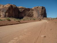 Monument Valley Nature: A Day on Gravel Streets