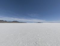 Mountain Lake in Utah: Surrounded by Nature