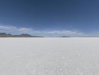 Mountain Lake in Utah: Surrounded by Nature