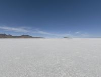 Mountain Lake in Utah: Surrounded by Nature