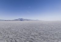 Mountain Landscape in Utah: Freezing Temperatures and Expansive Horizon