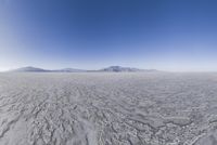 Mountain Landscape in Utah: Freezing Temperatures and Expansive Horizon