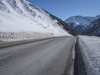 Mountain Pass in Germany: Snowy Landscape