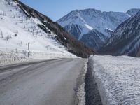 Mountain Pass in Germany: Snowy Landscape
