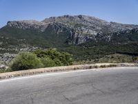 Mountain Pass in Mallorca: Clear Sky and Spectacular Views