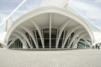 Museum in Wisconsin: Futuristic Architecture in an Urban Setting