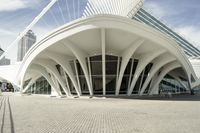 Museum in Wisconsin: Futuristic Architecture in an Urban Setting