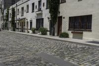 there's no parking for people in this very narrow city street alone's