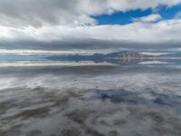 Nature Packshot: Salt Lake, USA with Majestic Mountains