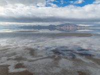 Nature Packshot: Salt Lake, USA with Majestic Mountains