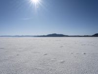 Nature in Utah: Sunlight Reflecting on the Lake Horizon