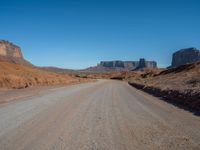 Off-Road Adventure in Arizona and Utah under a Clear Sky