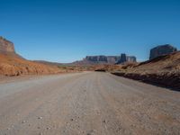 Off-Road Adventure in Arizona and Utah under a Clear Sky