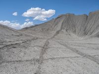 Off-Road Tracks in Utah: Dirt and Gravel Surfaces