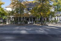 Ontario Suburban Home: A Property in a Residential Area