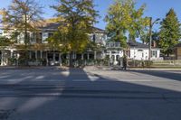 Ontario Suburban Home: A Property in a Residential Area