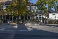 Ontario Suburban Home: A Property in a Residential Area