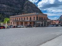 Ouray, Colorado: Roadside Shopping in a Charming Village