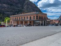 Ouray, Colorado: Roadside Shopping in a Charming Village