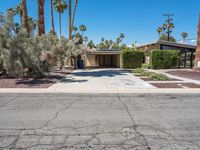 Palm Springs, California: Modern Suburban Home