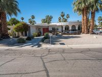 Palm Springs House: Mid-Century Profile