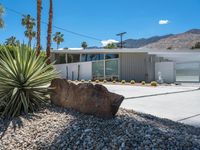 Palm Springs Villa: Mid-Century Architecture in the Sonora Desert