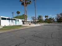 Palm Springs Villa: Modern Architecture on a Sunny Day