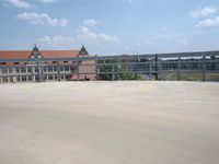 Berlin's Parking Deck: A Yellow Line Marks the Way