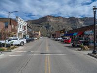 A Picturesque Town in Utah: Mountain Views and Classic Architecture