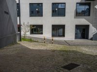 Porto Modern Courtyard with Cobblestone Surface