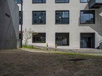 Porto Modern Courtyard with Cobblestone Surface