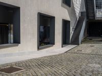 Porto, Portugal: Cobblestone Courtyard