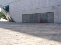 Porto Urban Building: A Striking Concrete Structure
