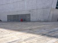 Porto Urban Building: A Striking Concrete Structure