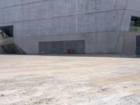 Porto Urban Building: A Striking Concrete Structure