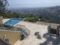 Residential Area in Los Angeles: A Mountain View Retreat