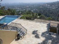 Residential Area in Los Angeles: A Mountain View Retreat