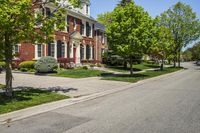 Residential Area in Ontario: Tree-Lined Streets and Classic Architecture