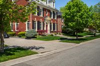 Residential Area in Ontario: Tree-Lined Streets and Classic Architecture