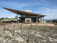 Residential Building in California: Blending with the Dirt Landscape