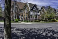 Residential Building in Ontario: Classic Architecture