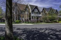 Residential Building in Ontario: Classic Architecture