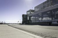 Residential Building in the Suburbs: A Play of Light and Shadow