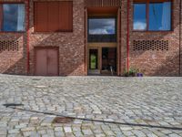 Residential Courtyard in Berlin with Modern Architecture