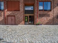 Residential Courtyard in Berlin with Modern Architecture