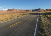 Road trip through Utah's stunning desert landscape