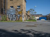 Rugged Urban Design in Berlin's Courtyard