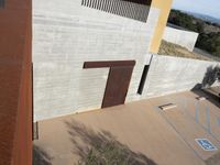 Rural California Home with Modern Architecture 001