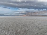 Salt Lake City, Utah: Sunny Landscape with Mountains